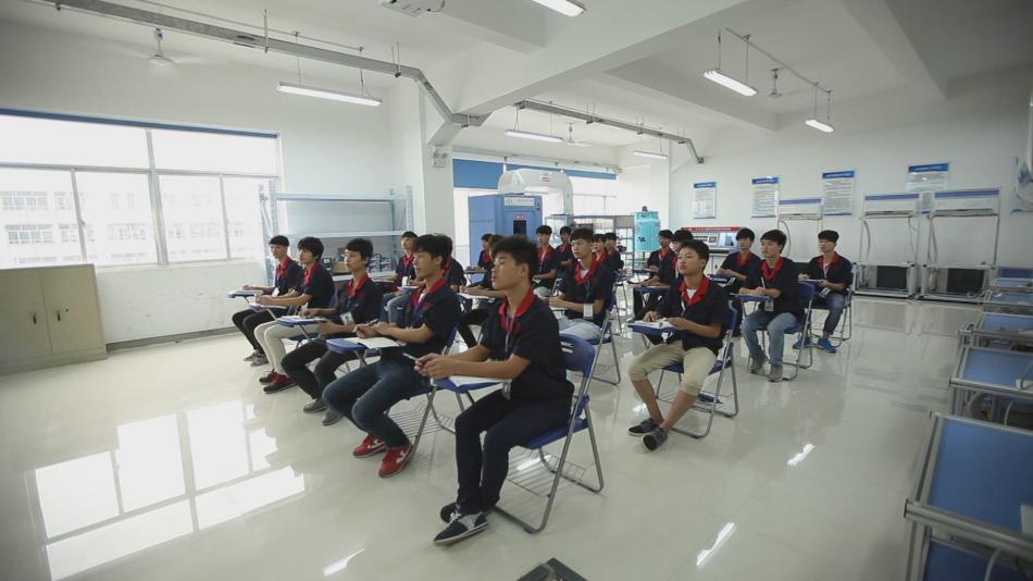 电子技术应用专业制冷一体化教学课堂.jpg