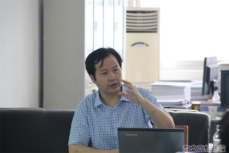 我校邀请科学出版社陈利总监到校指导教材出版工作