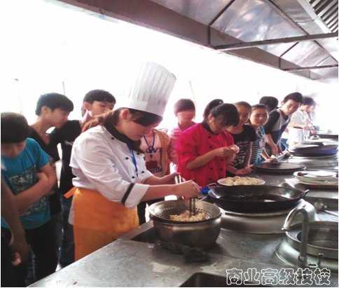 继续深入联合办学单位开展技能交流，发挥示范校辐射作用