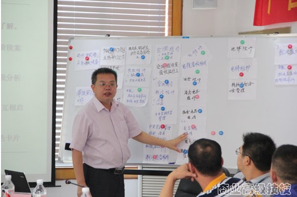 电子电器应用与维修专业邀请企业专家到校开技术课程开发实践专家研讨会