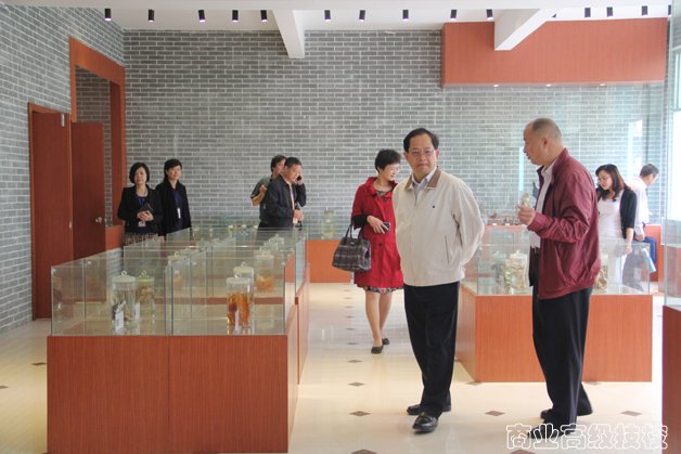 自治区商务厅黄焕升副厅长、巡视员到广西商业高级技工学校调研