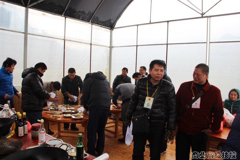 中式烹调师学员在技能考试