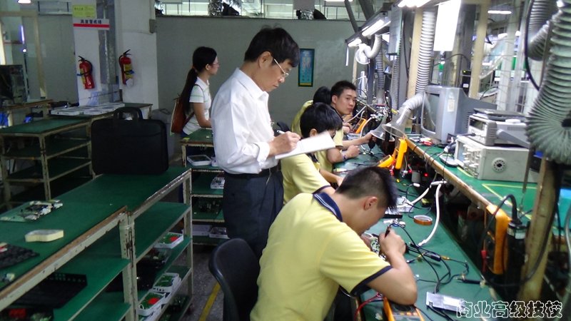 东莞百一电子厂骨干教师实践照片