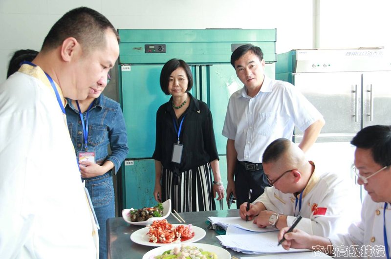 广西第二届农民工技能大赛桂林复赛烹饪技能选拔赛在我校隆重举行