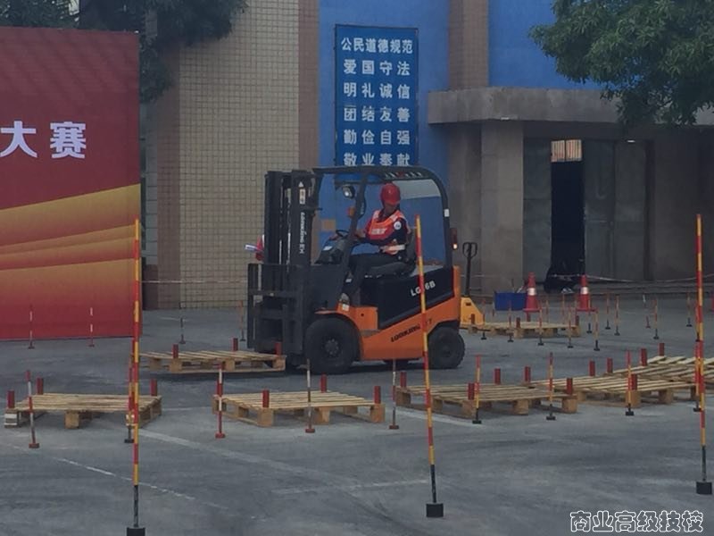 广西商业技师学院参加2017年广西职业院校物流技能大赛再创佳绩