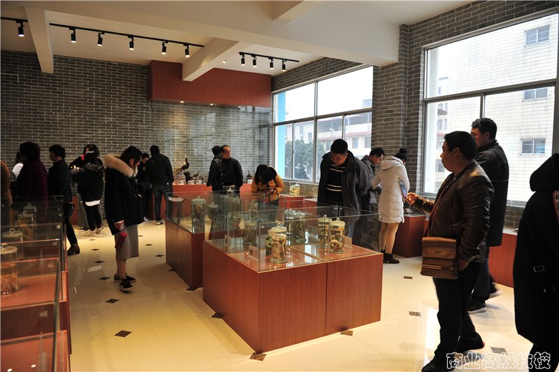 广西商业技师学院与云南中职院校旅游骨干教师开展参观交流座谈会