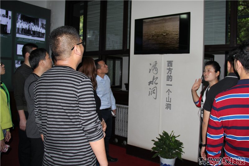 革命精神薪火相传  校企携手党建育人