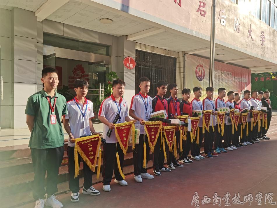 图3.jpg